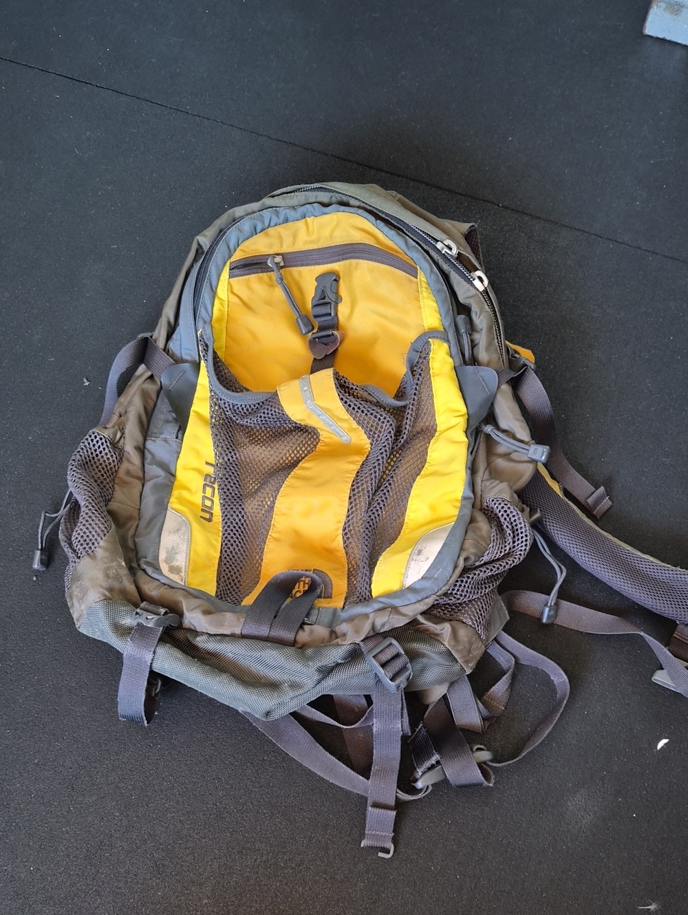 The Northface Recon Hiking Backpack